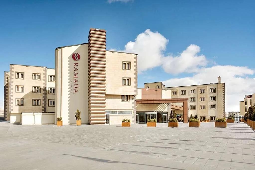 Ramada by Wyndham 4